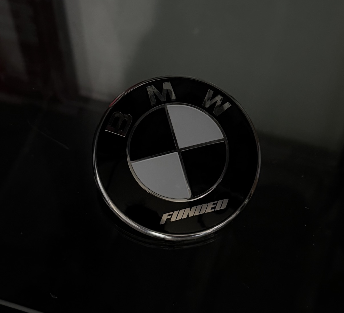 Custom badge product detail